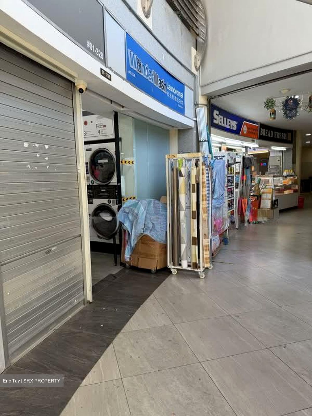 Elias Mall (D18), Retail #567486321